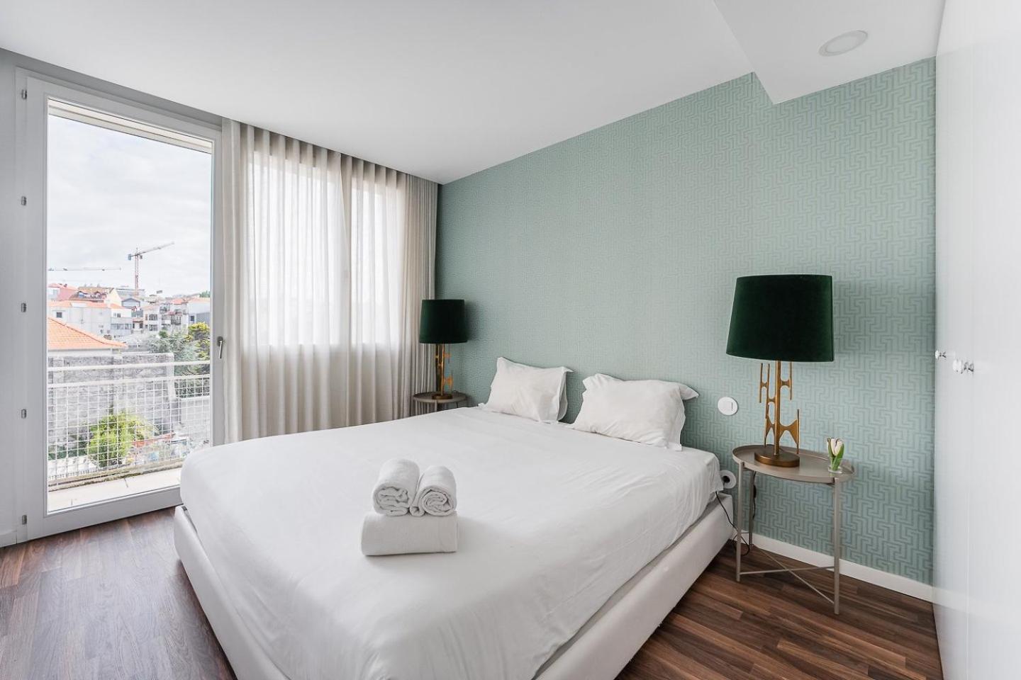 Guestready - Experience Near Aliados Oporto